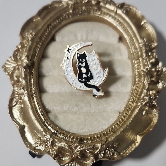 Gold and Black Cat Moon pin - Picture 2 of 5